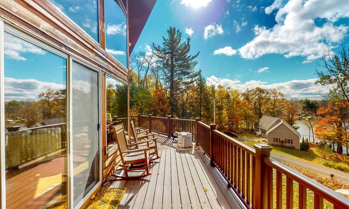Hinsdale Casa | Gorgeous Lake Ashmere Home with Private Hot Tub & Lake Views, Screened Porch