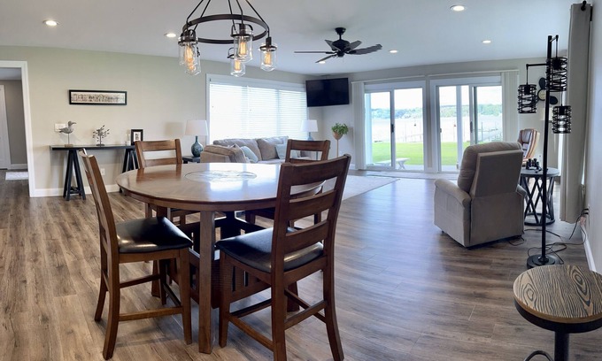 Niobe Apartamento | Gorgeous lakefront vacation stay at The White Lakehouse