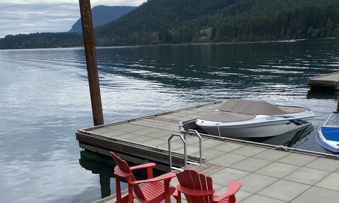 Youbou Cabina | Gorgeous lakeside cabin in forest in private resort, boat slip and rec amenities