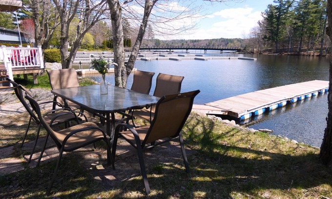 Winthrop Casa | Gorgeous Lakeside Home in Marina Village