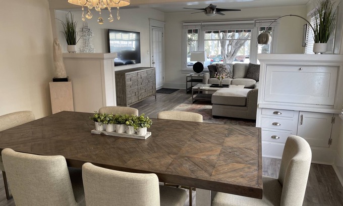 Alamitos Beach Apartamento | Gorgeous Long Beach Apartment Walking Distance to Beach & Downtown