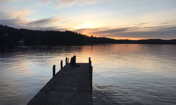 Mount Sunapee Casa | Luxury ski house. Mountain views. Lakefront sunsets. 5 mins ski/towns. Private.