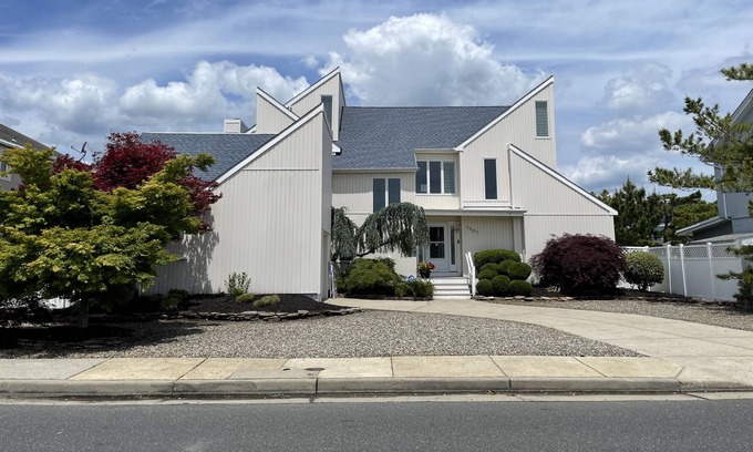 Margate City Casa | Gorgeous Margate Bayside home. Bring your boat, jet skis or just a toothbrush!