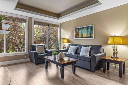 Canmore Apartamento | Gorgeous Mountain Condo - Hot Tub & Pool managed by Little Sister Getaways