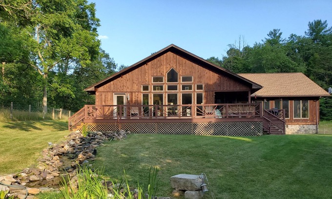 Mustoe Casa | Gorgeous Mountain Home in Highland County, VA