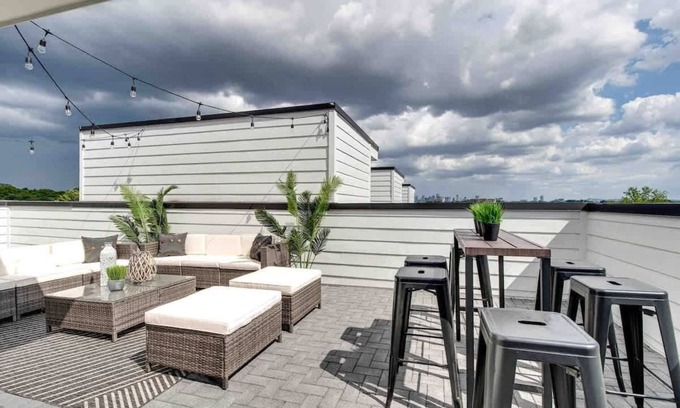 Haynes Area Casa | Gorgeous Nashville Home - Incredible Rooftop