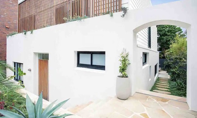 Bronte Casa | Gorgeous new designer beach home walking distance to beaches and cafes