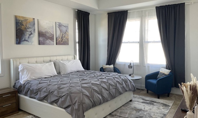 East Shoreham Casa | Gorgeous NEWLY-BUILT Home 15 mins from Water Park