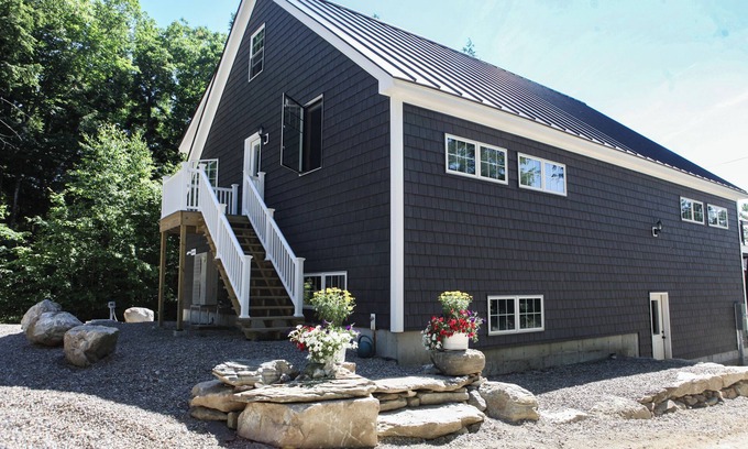 Nobleboro Casa | Gorgeous newly constructed post and beam retreat on Damariscotta Lake