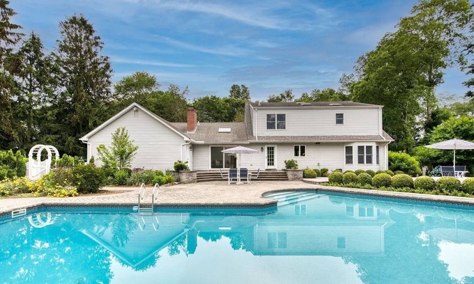 Aquebogue Casa | Gorgeous Newly Renovated North Fork Estate w/pool