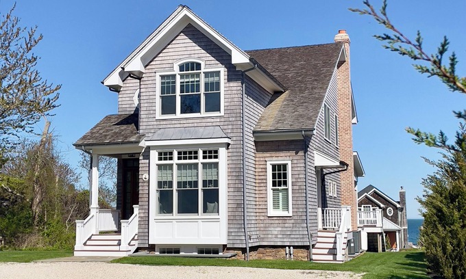 Northville Casa | Gorgeous North Fork Beach House, sea views, amazing sunsets, 3min walk to beach