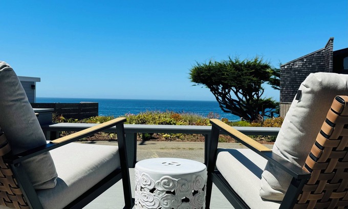 Bodega Bay Casa | Gorgeous Ocean and Sunset Views from Cliff Side Cottage
