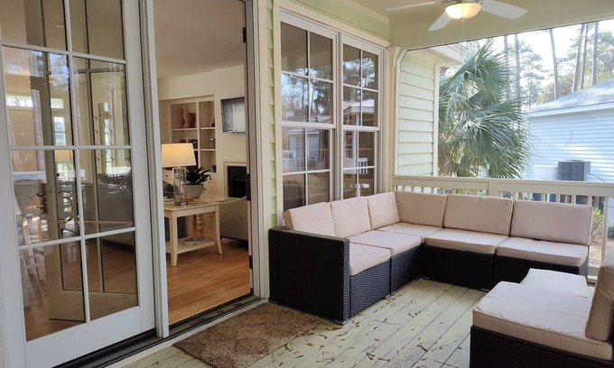 Melrose on the Beach Cabaña | Gorgeous Ocean View Cottage.