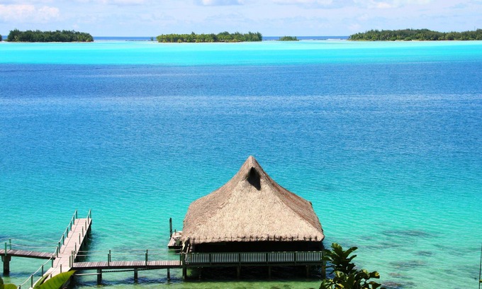 Bora Bora Casa | Gorgeous Over Water Bungalow in Bora Bora. Perfect spot Honeymooners & Families