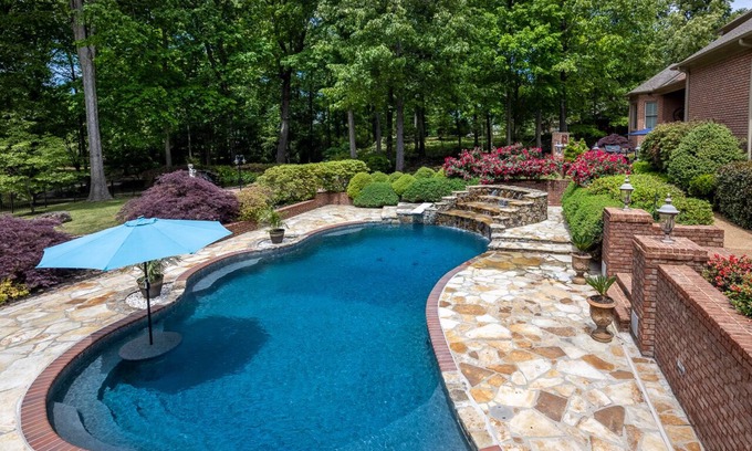 Independence Casa | Gorgeous Park-like Oasis 4 acres w/ Stunning Pool
