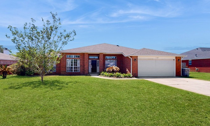 Ono Island Casa | Gorgeous pet friendly coastal home with plenty of space and easy beach access