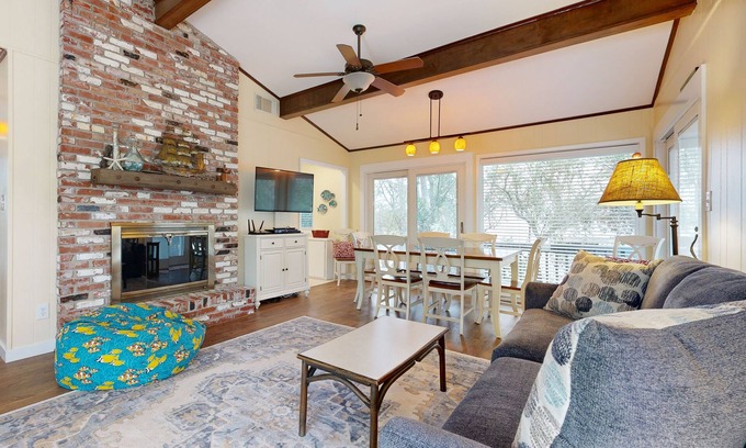 Gulf Pines Casa | Gorgeous private home, great for families and close to beach