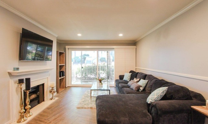 Santa Ana Heights Condominio | HERMOSO, PRIVADO, TRANQUILO, PLAYA TRANQUILA Escondite