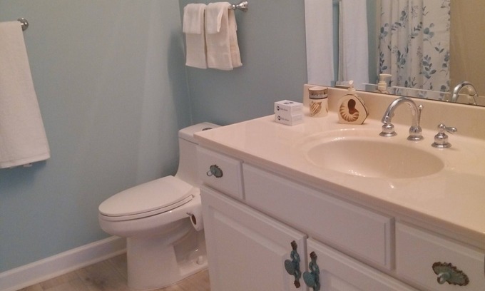 Calabash Condominio | Gorgeous Quiet 2 Bedroom Condo on Golf Course