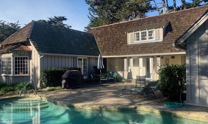 Carmel Point Casa | Gorgeous Redwood Inicio Pasos a la playa