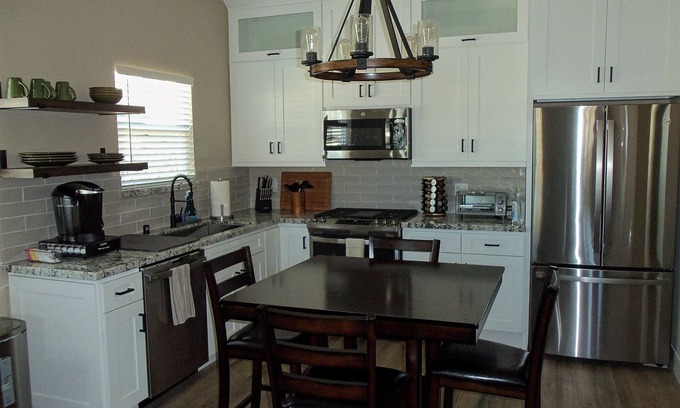 Ventura Casa | GORGEOUS REMODELED HOME 🏝 NEAR VENTURA BEACHES