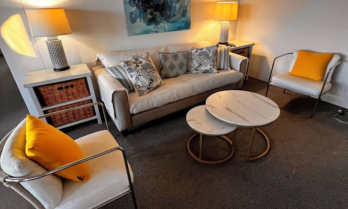 Cronulla Apartamento | Gorgeous Renovated Central Cronulla Apartment- Absolute Convenience