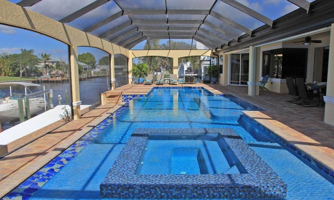 Caloosahatchee Casa | Último minuto 19 de diciembre. Familias!16.5 m de piscina y spa!Premiumh. 2 min. Río, oftDelphine