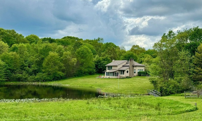 Grove City Otro | Gorgeous Rural Escape on 14 Acres with Pond