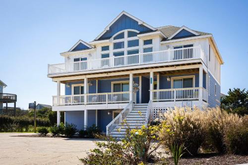 Whalehead Beach Casa | Gorgeous Semi-Oceanfront Home in Whalehead