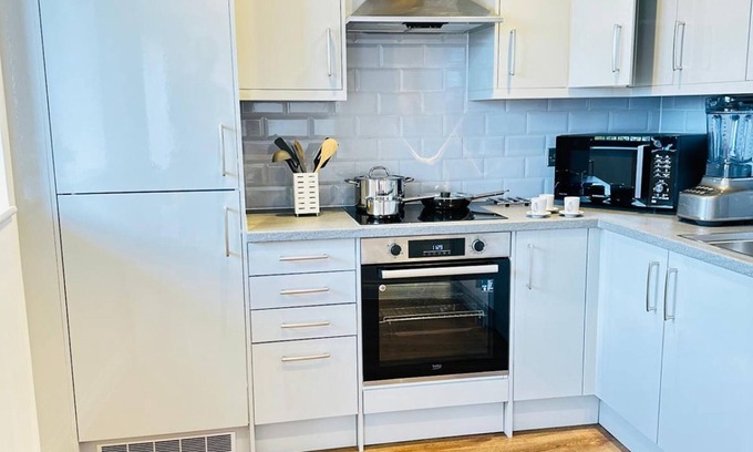 Magherafelt Apartamento | Gorgeous Serene Spacious Luxury Apartment 2 Bedrooms Sleeps 6