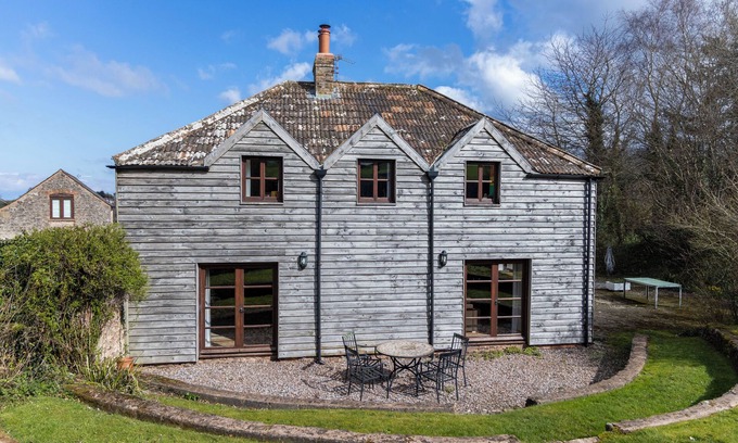 Over Stowey Casa | Gorgeous spacious converted barn perfect for families with large garden.