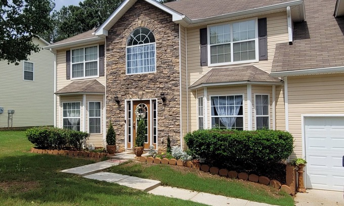 Douglasville Casa | Gorgeous, Spacious, Clean, Comfortable Stay, Close to Six-Flags