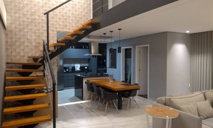 Portal da Olaria Casa | Lindo Sobrado SUPER NUEVO con piscina, aire acondicionado y barbacoa.