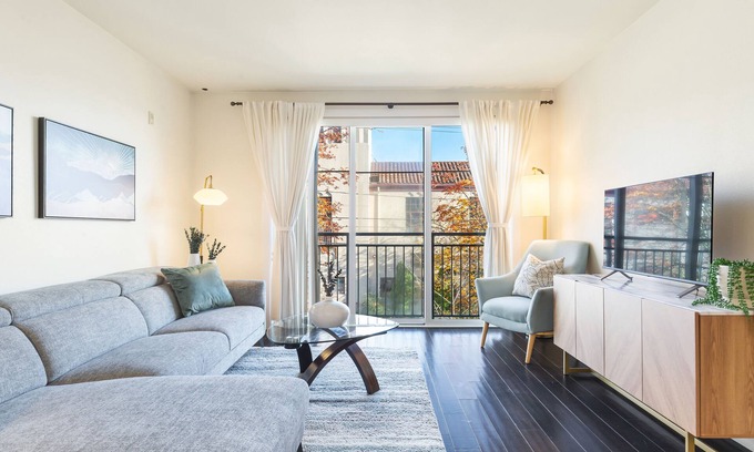 Minor Condominio | Gorgeous Urban Oasis in Downtown Capitol Hill Seattle #LOCATION COMFORT & STYLE