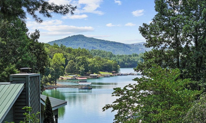 Blairsville Cabina | Gorgeous View of Lake Nottely!