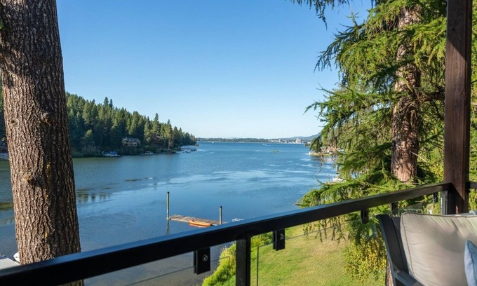 Coeur d'Alene Casa | Gorgeous Views 15 min to downtown Peace and Serenity