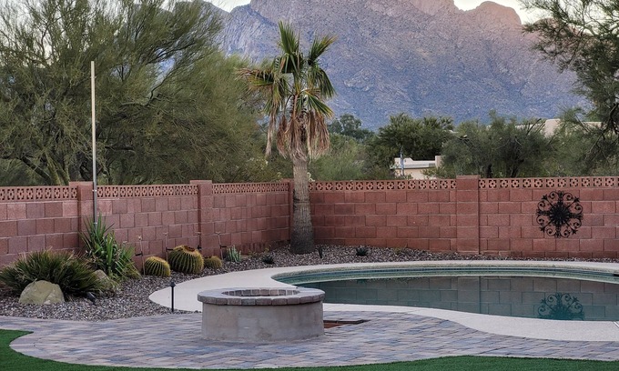Oro Valley Casa | Magníficas vistas, paisajismo, piscina prístina cerca de las montañas Catalina, WiFi, ¡más!