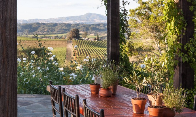 Healdsburg Casa | Impresionantes vistas del valle de Dry Creek ... Elegancia rural informal A 10 minutos de la ciudad