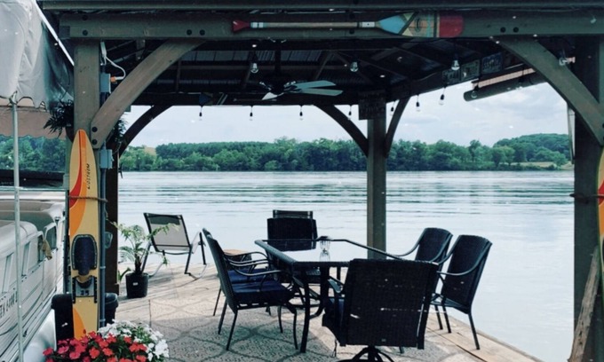 Loudon Apartamento | Gorgeous Waterfront -Non Smoking -Private Basement Suite