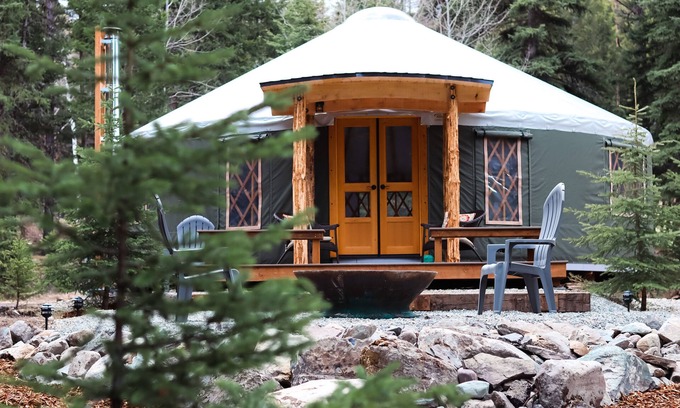 Kila Casa | Gorgeous Yurt in Mountains Near Glacier National Park