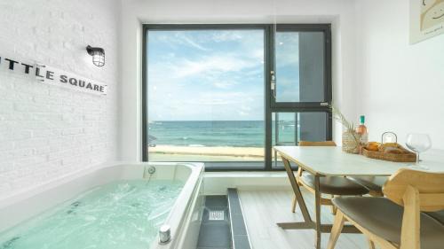 Sokcho Casa | Goseong Littlesquare Oceanview Pension
