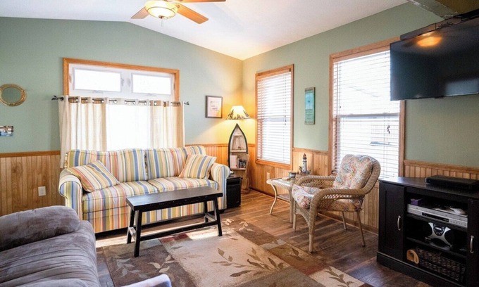 Saugatuck Cabaña | Goshorn Lake Resort Cottage #22