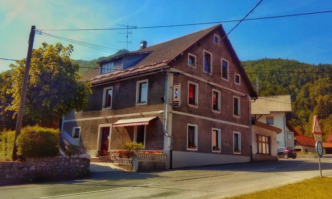 Idrija Casa | Gostilna Metka