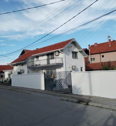 Leskovac Apartamento | Gostinska kuća