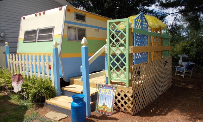 Canton Casa | Puerta de entrada original de "Tiny House" a Mountain Magic