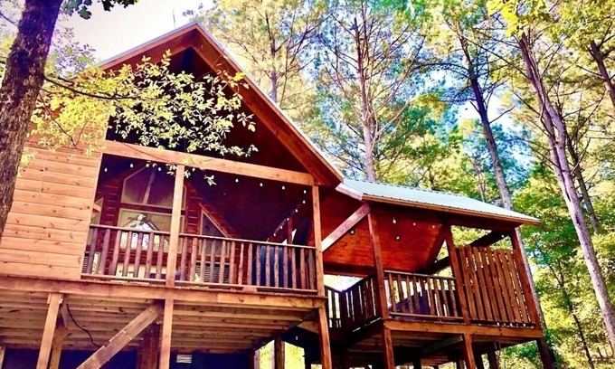 Broken Bow Cabina | GOTANYGRAPES Luxury Cabin- HotTub 2Masters 2Firpl- Road Trip to Natures Paradise