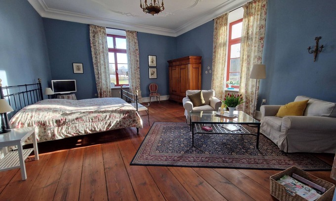 Satow Apartamento | Gotisches Appartement in Satow mit Garten