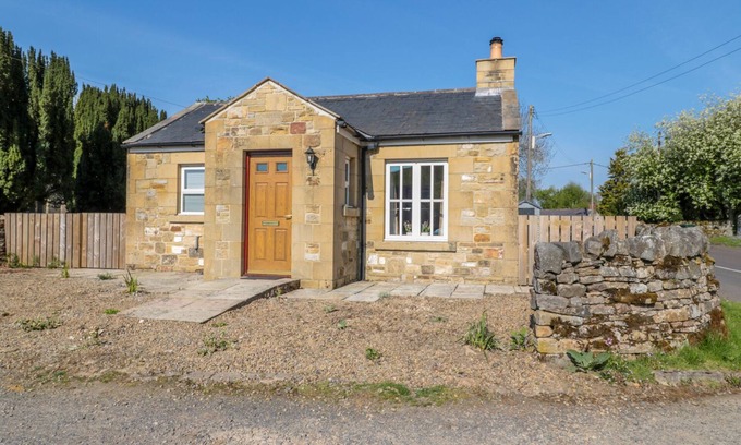Falstone Cabaña | GOWANLEA, pet friendly, character holiday cottage in Bellingham