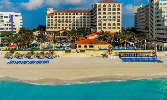 Punta Cancún Hotel | GR Solaris All Inclusive Resort