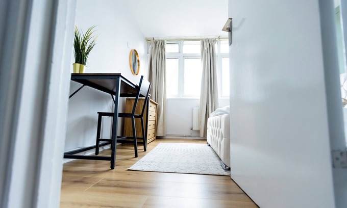Thamesmead Casa | Grace House - 15 Minutes To Central London